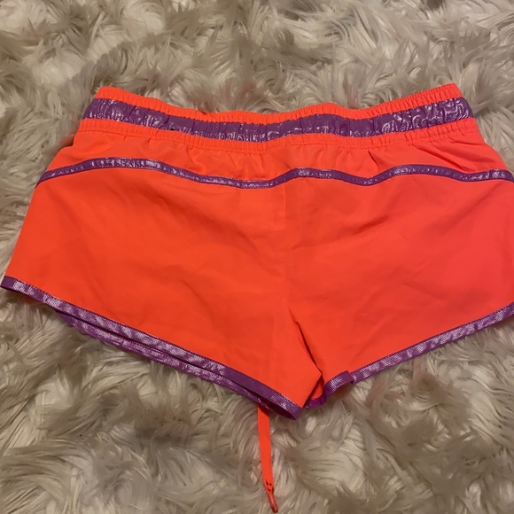 Exercise shorts - never worn - Picture 3 of 4